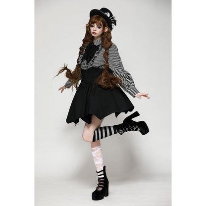 Dark in Love Elsbeth Gothic Lolita Striped Blouse with Skull Pendant Collar